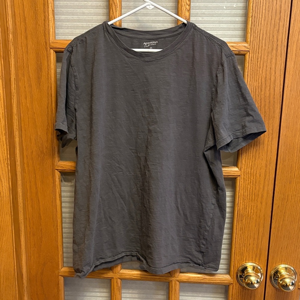 Arizona Jean Company Men's Dark Gray Short Sleeve Tee